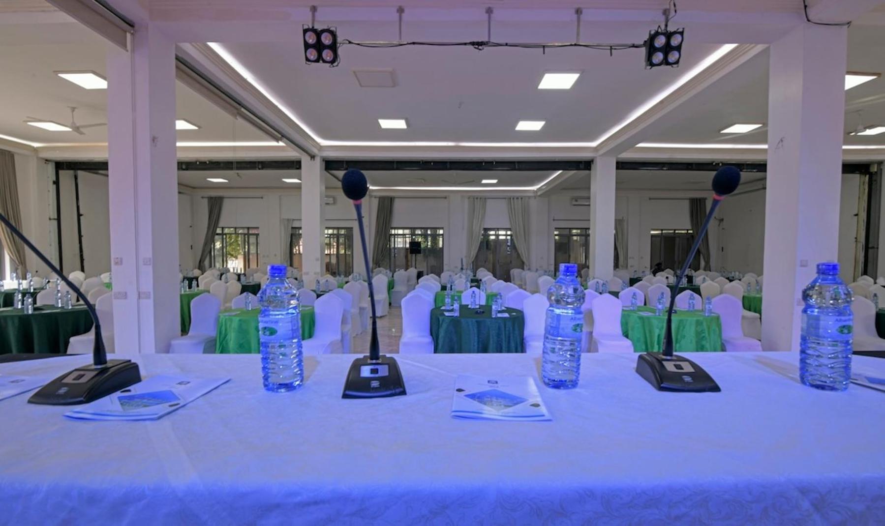 Hoima Buffalo Hotel & Business Hub Ltd المظهر الخارجي الصورة